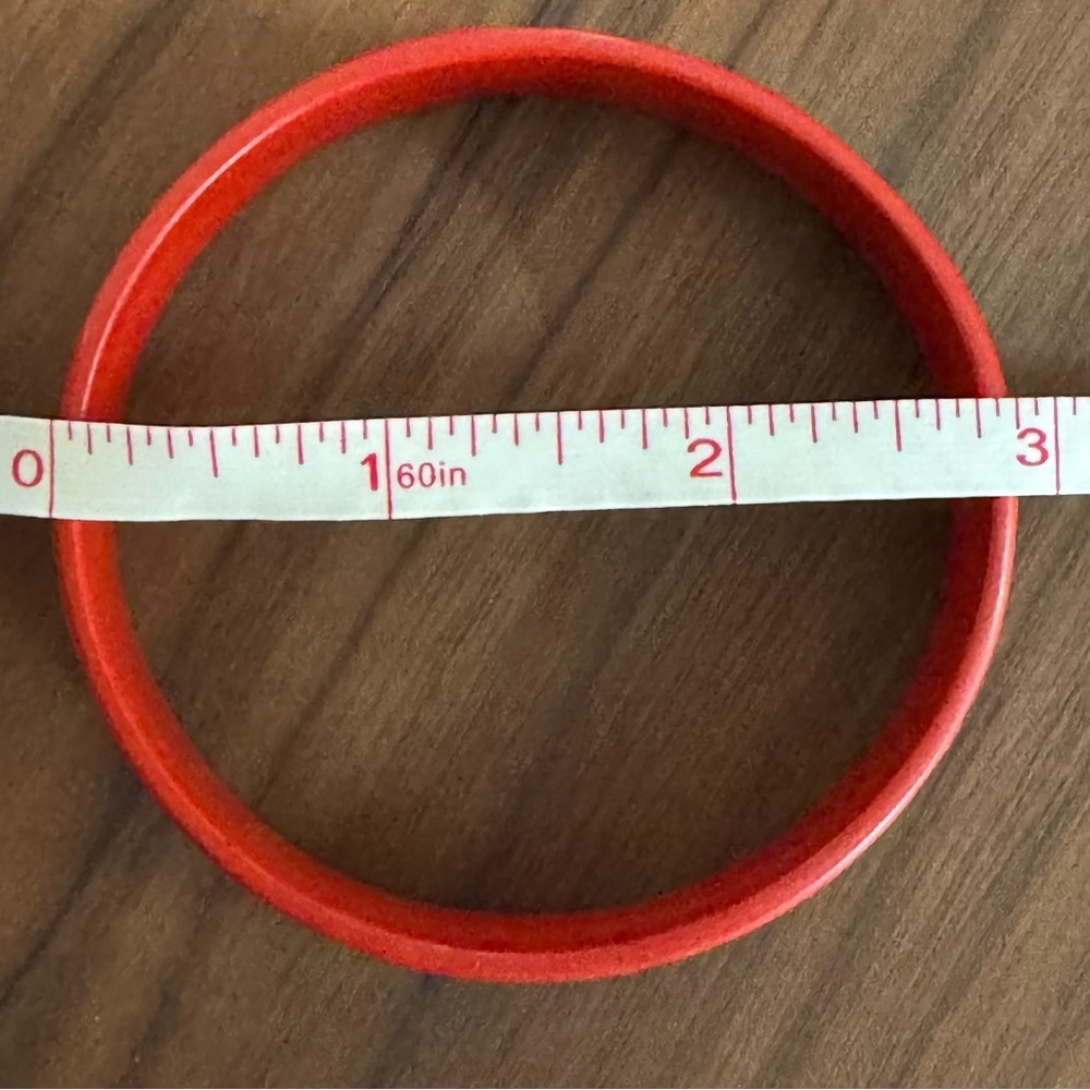 VINTAGE CHINESE CARVED CINNABAR BANGLE BRACELET FLORAL RED - Picture 5 of 5